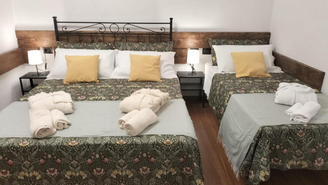 Camera Matrimoniale con Letto Supplementare
